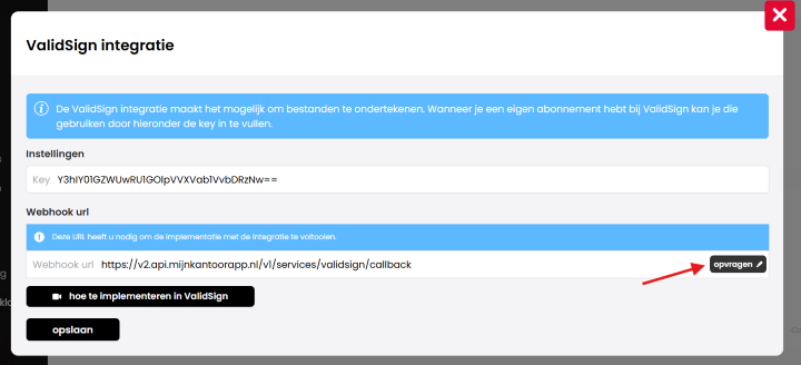Het venster ValidSign integratie in Mijn Kantoor met een ingevulde webhook url en een pijl naar de knop opvragen.