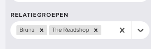 Het veld Relatiegroepen in een relatie, met de twee gekoppelde groepen Bruna en The Readshop.