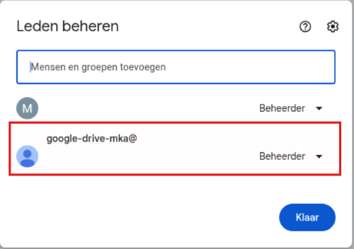 Venster Leden beheren in Google Drive met het gemarkeerde e-mailadres google-drive-mka@ als Beheerder.