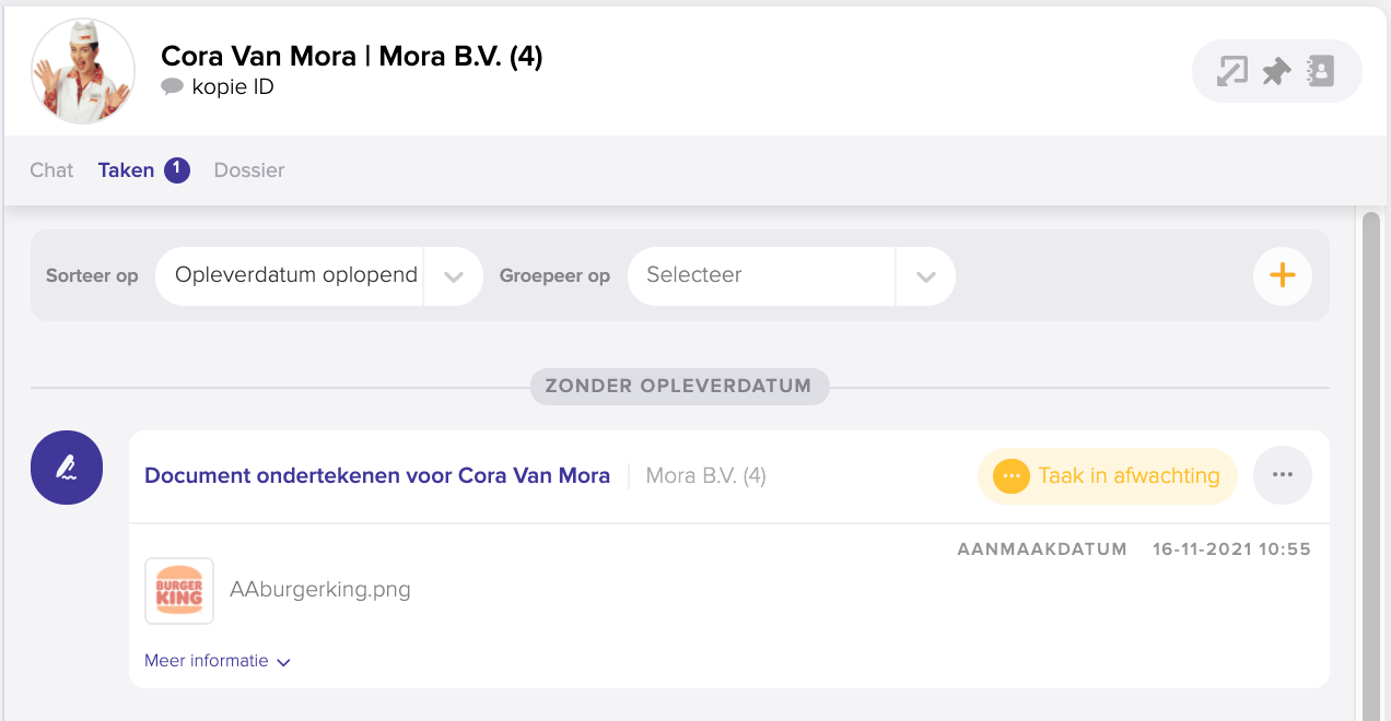 Het tabblad Taken van het bericht met de taak "Document ondertekenen" met de status "Taak in afwachting" en de link Meer informatie.